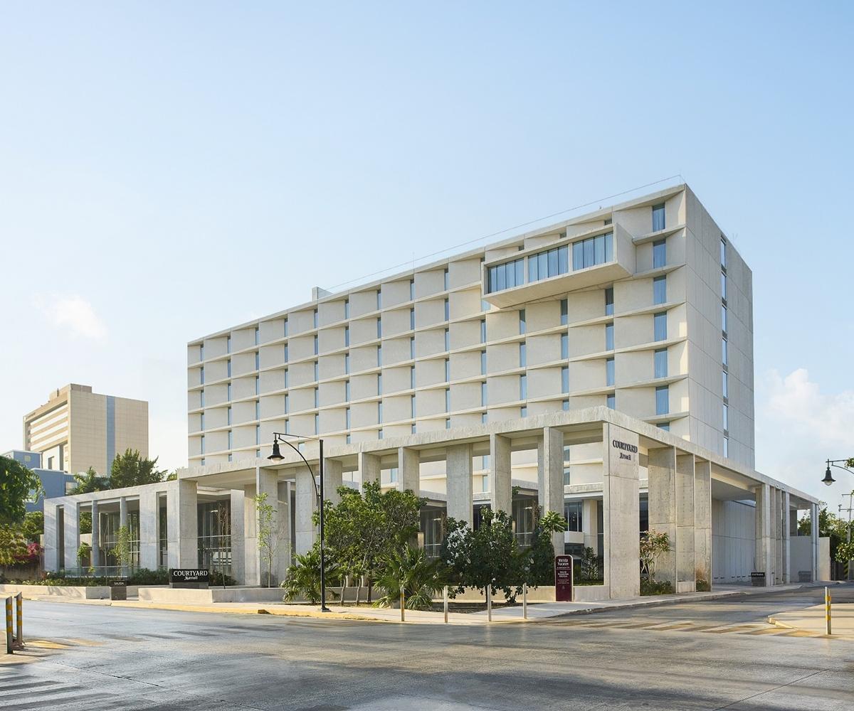 Courtyard By Marriott Merida Downtown Exterior photo