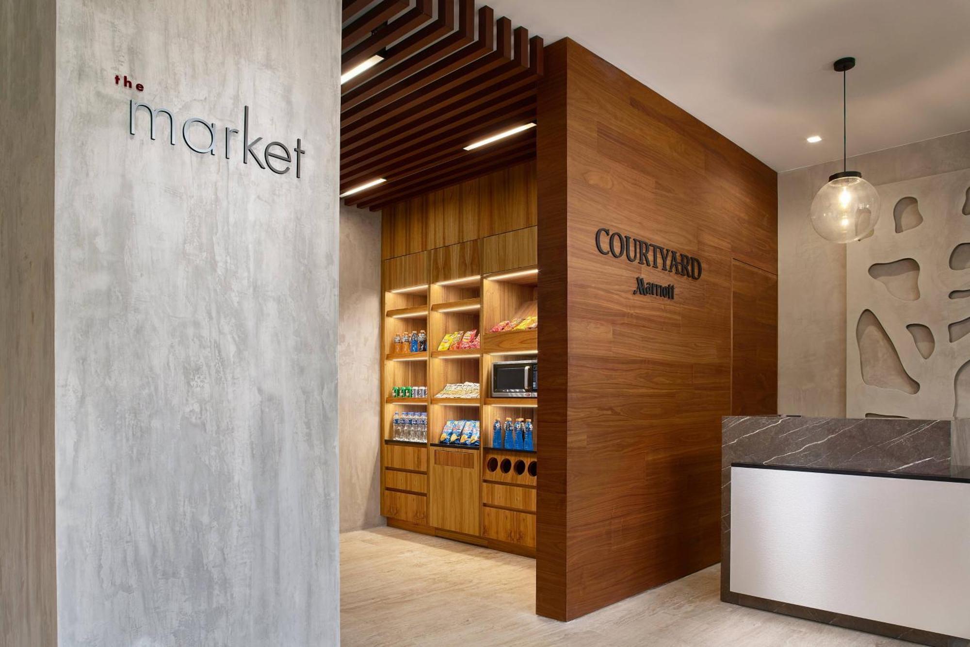 Courtyard By Marriott Merida Downtown Exterior photo