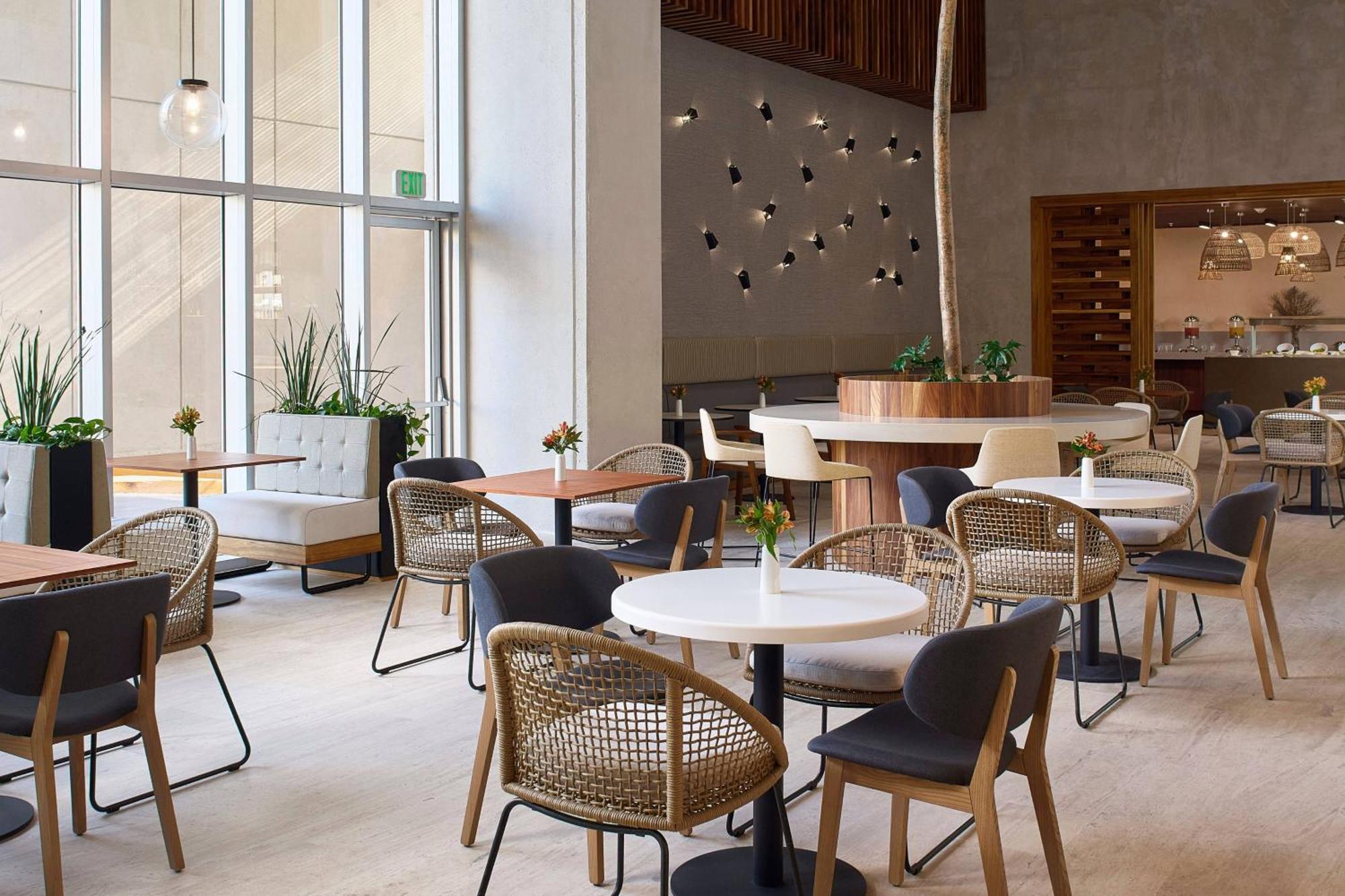 Courtyard By Marriott Merida Downtown Exterior photo