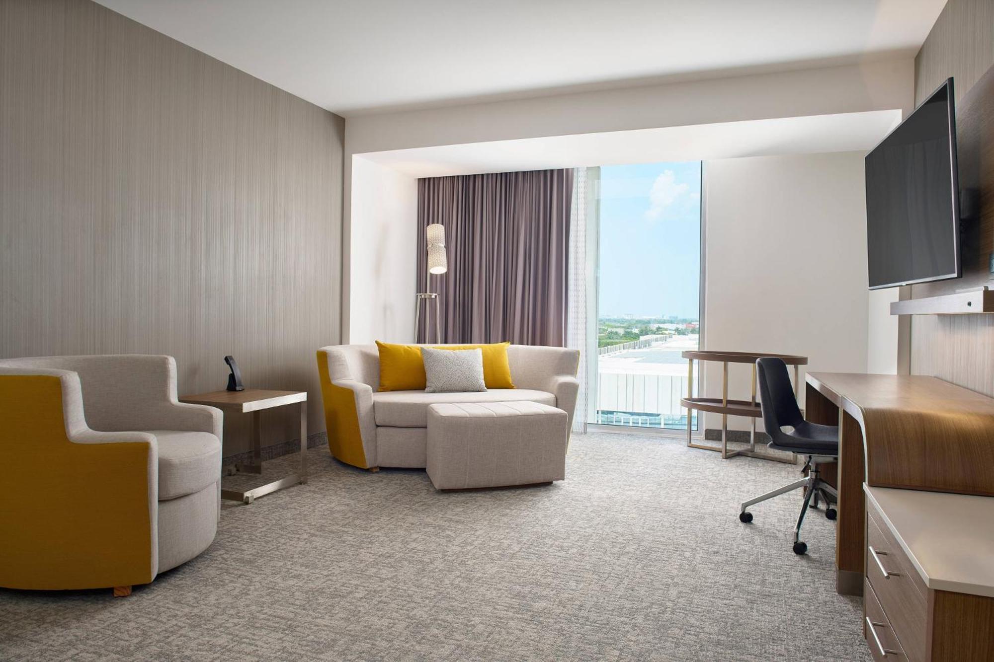 Courtyard By Marriott Merida Downtown Exterior photo